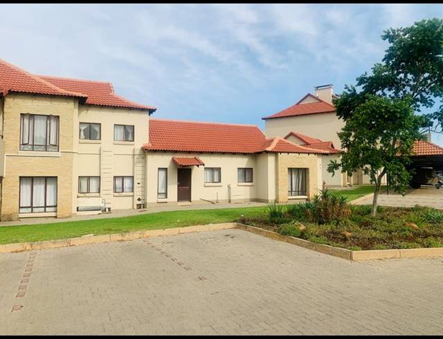 3 BEDROOM APARTMENT FOR SALE IN SAVANNAH COUNTRY ESTATE